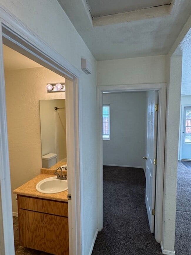 Foto del edificio - 118 SHAST A&amp;B