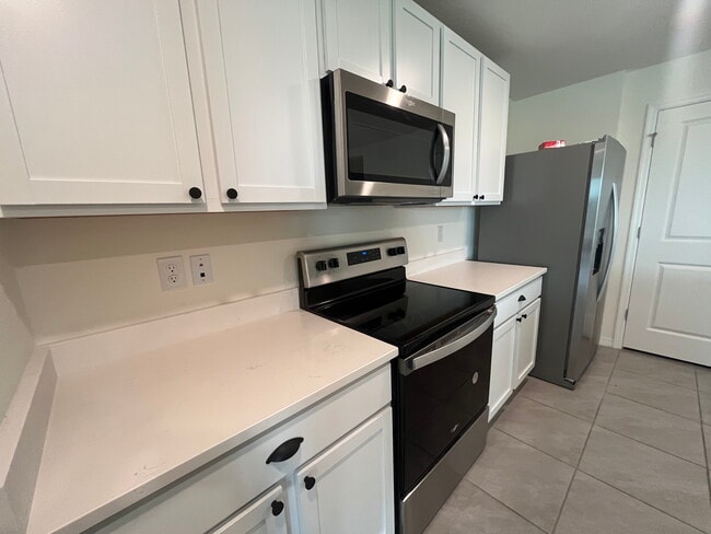 Building Photo - 8564 SW 46th Ter
