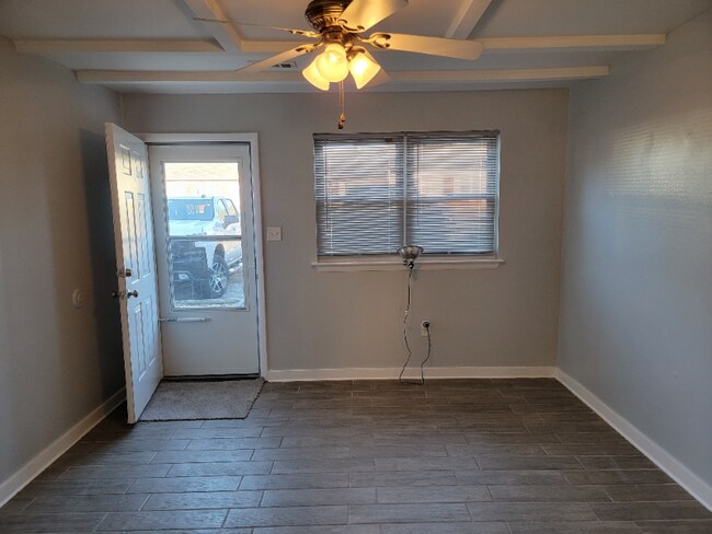 Foto del edificio - 647 Walden Ct