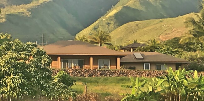 Amazing views of the West Maui Mountains - 35 N Lauhoe Pl