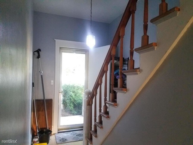 Foto del edificio - 2 br, 1 bath Apartment - 1806 E Thomas Ave