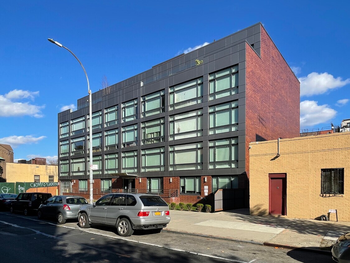 Building Photo - The Classon Arms