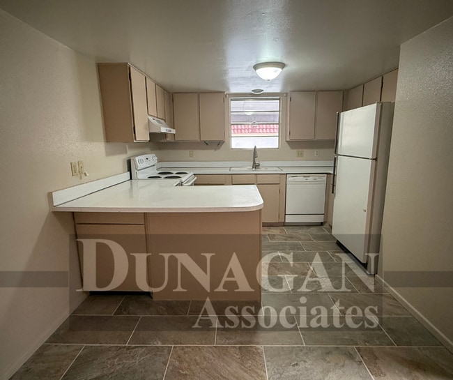 Building Photo - 8/27 @3:30PM SCHEDULED SHOWING 2 Bedroom 2...