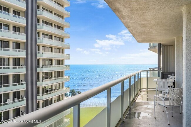 Building Photo - 3554 Ocean Dr