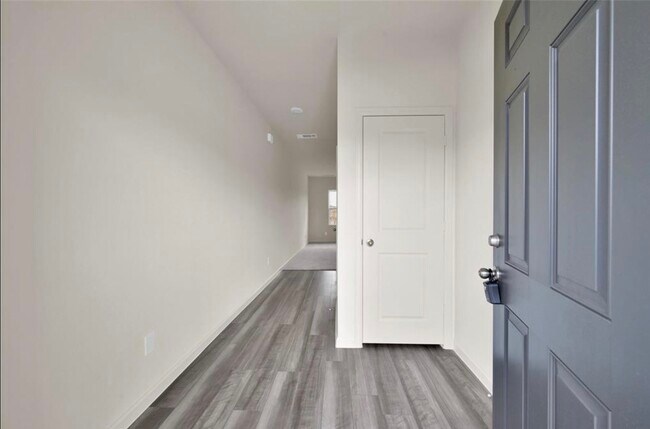 Foto del edificio - 14882 Calderon Dr