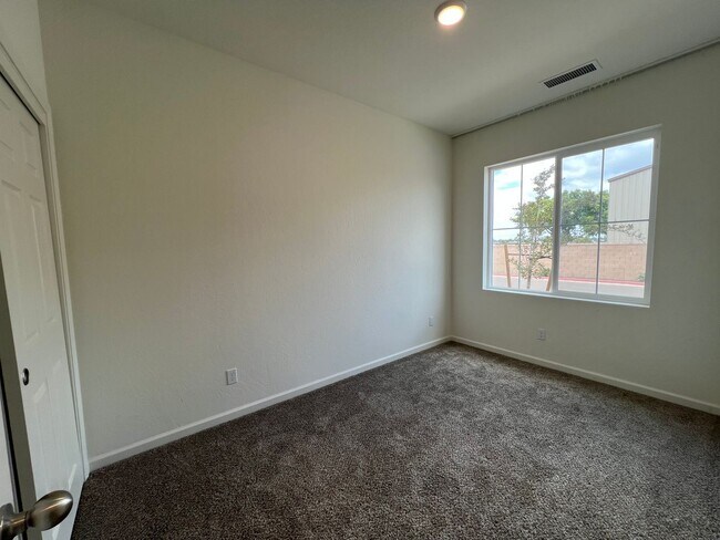 Foto del edificio - 587 Sandtrap Ln