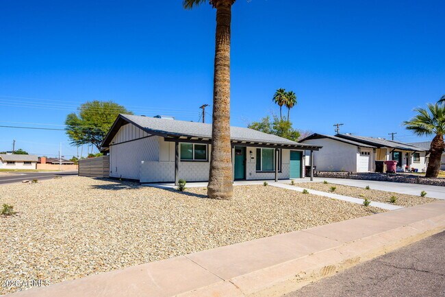 Foto del edificio - 8702 E Monte Vista Rd