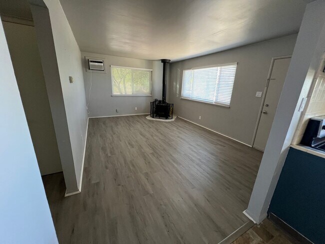 Foto del edificio - 2 bed Placerville duplex with garage