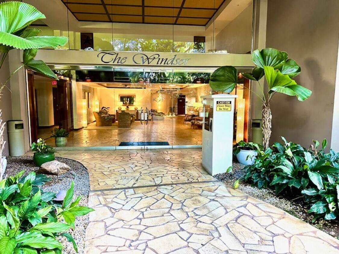 Foto principal - The Windsor, Renovated 1/1/1, prime Waikik...
