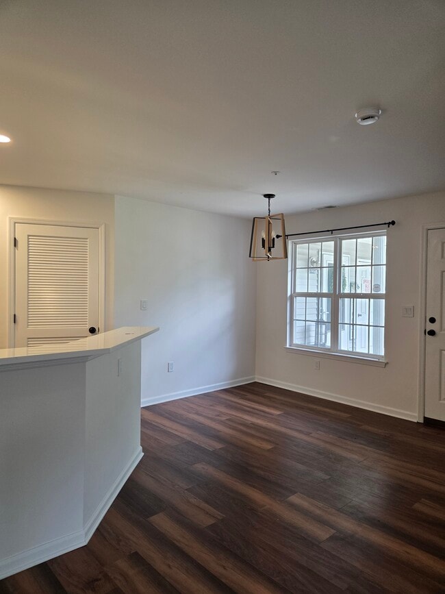 Building Photo - 6001 Tudor Dr