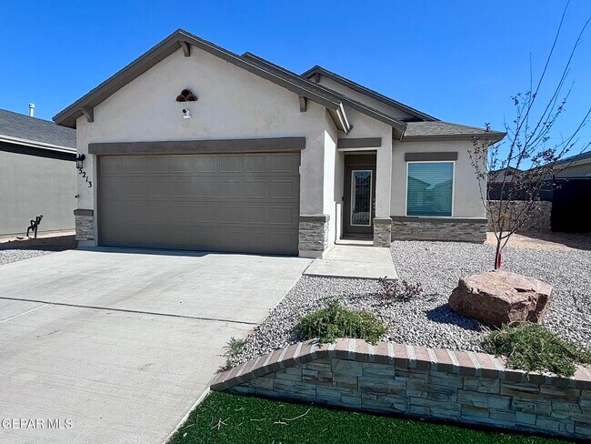 Building Photo - 15213 Resolve Dr