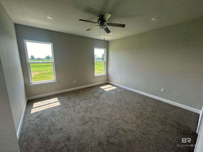 Foto del edificio - 8736 Lockridge Rd