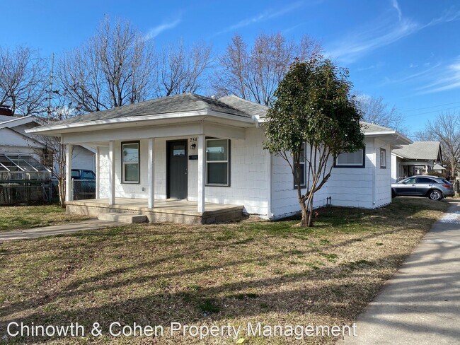 Building Photo - 3 br, 1 bath House - 2547 E 10th St