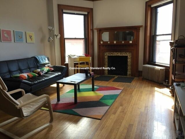 Building Photo - 849 Beacon St