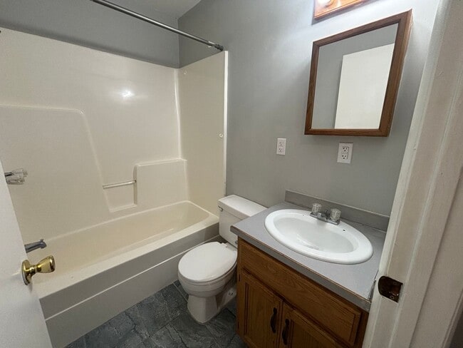 Foto del edificio - 513 N Maple St