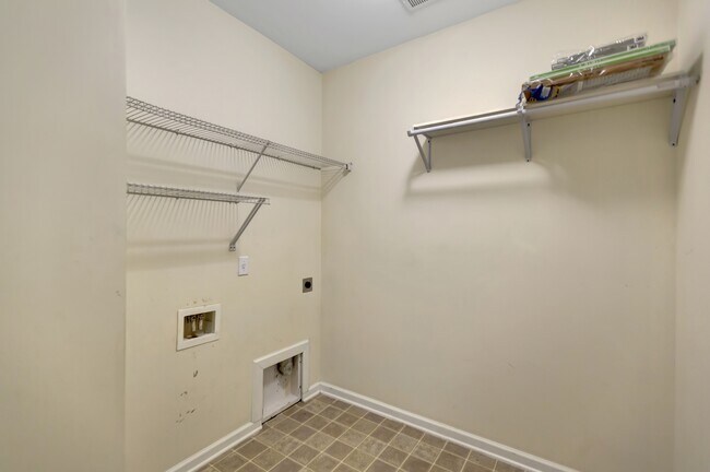 Building Photo - 416 Green Park Ln