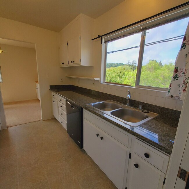 Building Photo - Pinole Crest 2 bedroom/2 bath Condo ~Light...