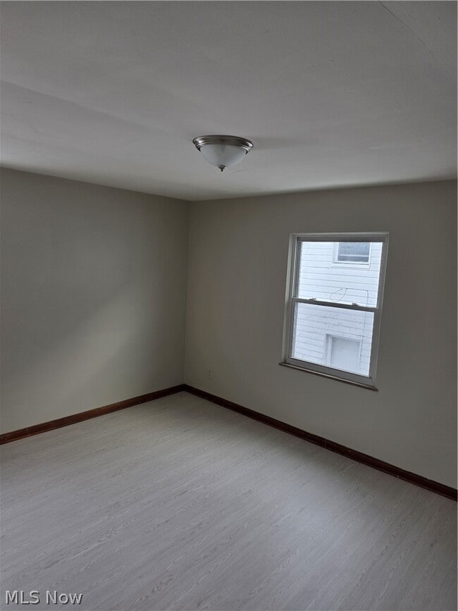 Foto del edificio - 3259 W 115th St