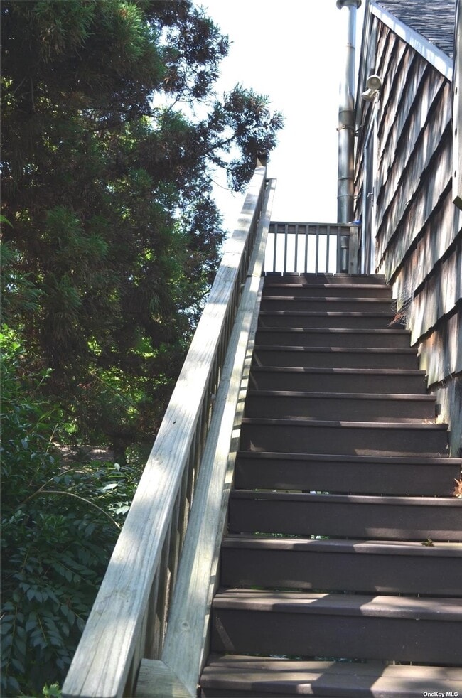 31 Queen Dr, Sound Beach, NY 11789 Room for Rent in Sound Beach, NY