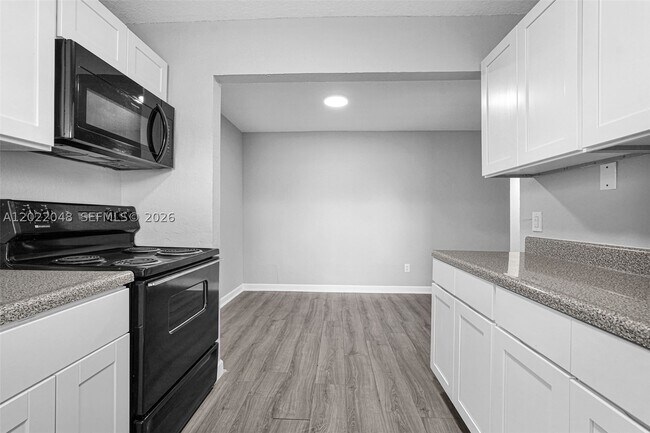 Foto del edificio - 400 NW 65th Ave