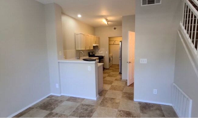 Foto del edificio - 2601 Country Maple Ave