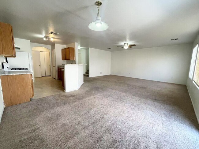 Building Photo - This Cozy 2-story single-family home