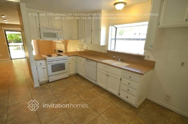 Building Photo - 6568 Pacheco Way