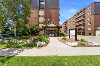 Building Photo - 85 & 89 Willow Road Apartments