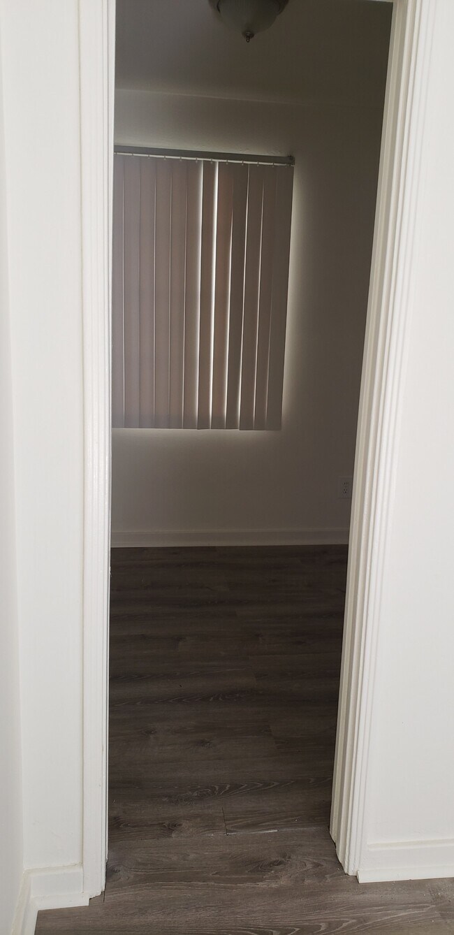 Foto del edificio - 514 Kelton Ave
