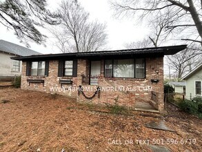 Building Photo - 2404 S Booker St