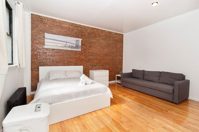 Foto del edificio - 215 B E 95th St