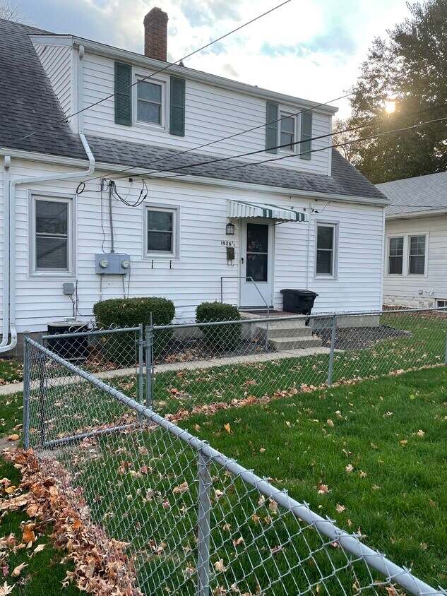 1926 Perdue St Unit 1926 and a half, Lafayette, IN 47905 Apartments in Lafayette, IN