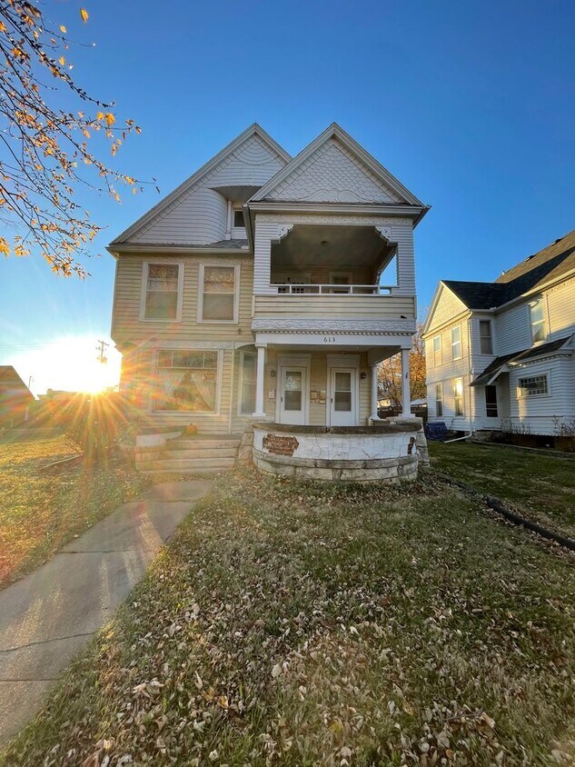 Foto principal - 613 Exchange St