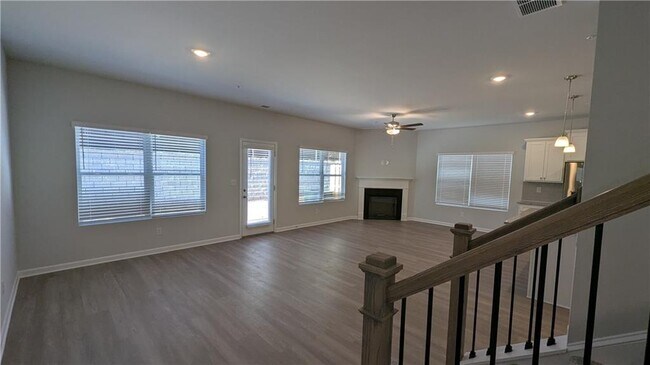 Foto del edificio - 427 Lanier Cir