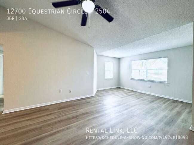 Foto del edificio - 12700 Equestrian Cir