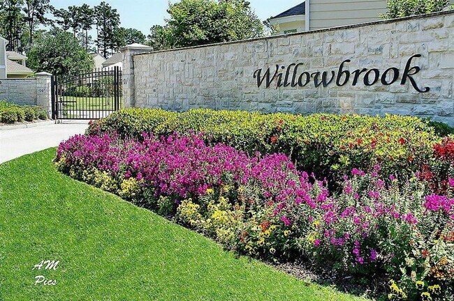 Foto del edificio - 13600 Breton Ridge St