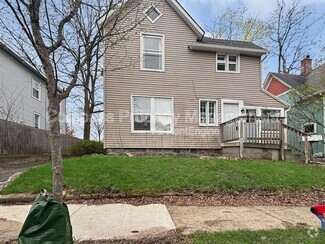 Building Photo - 716 Kellogg St SE