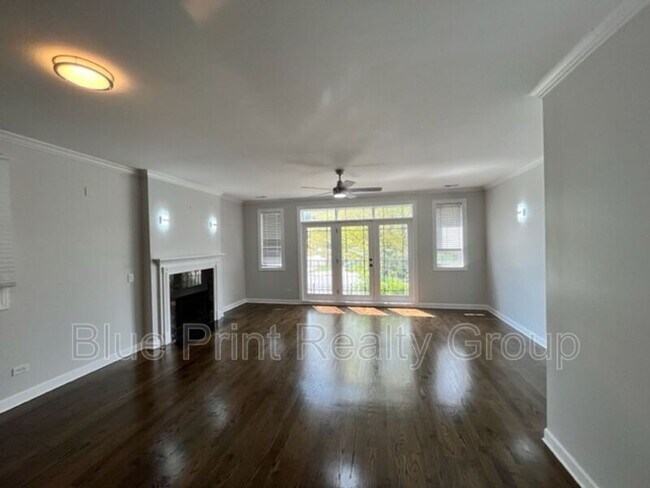 Building Photo - 624 E 43rd St