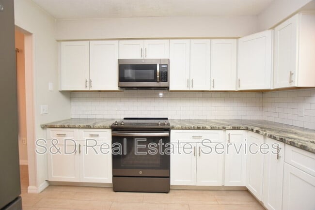 Foto del edificio - 4120 Old Colony Rd