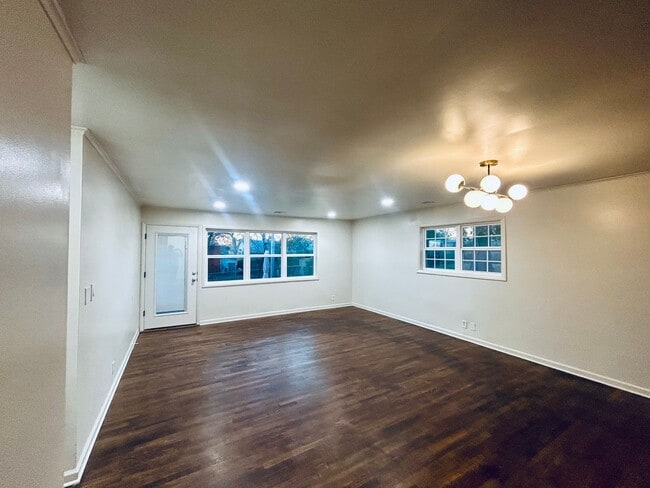 Foto del edificio - Updated 3 bedroom home in great location!