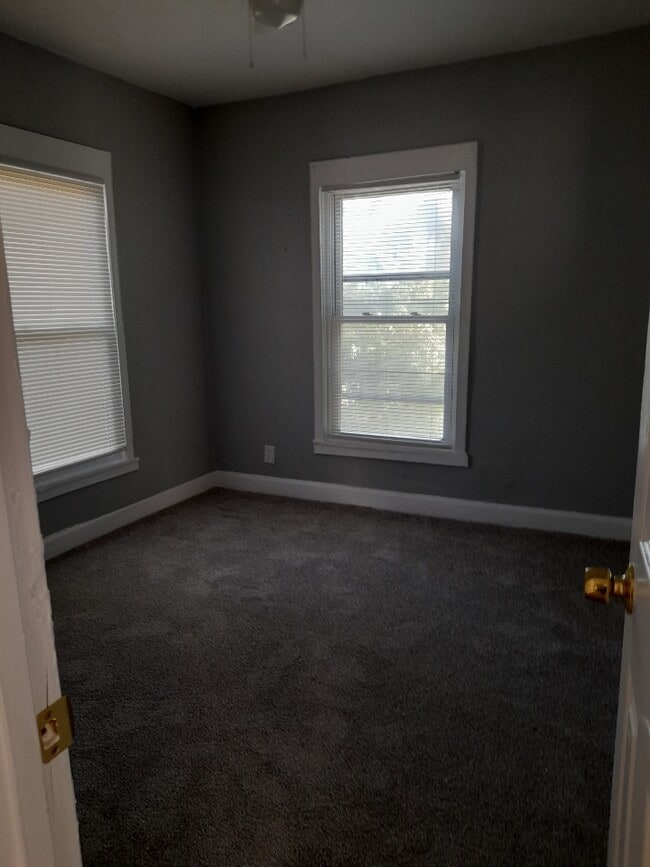 Building Photo - 5107 Agnes Ave