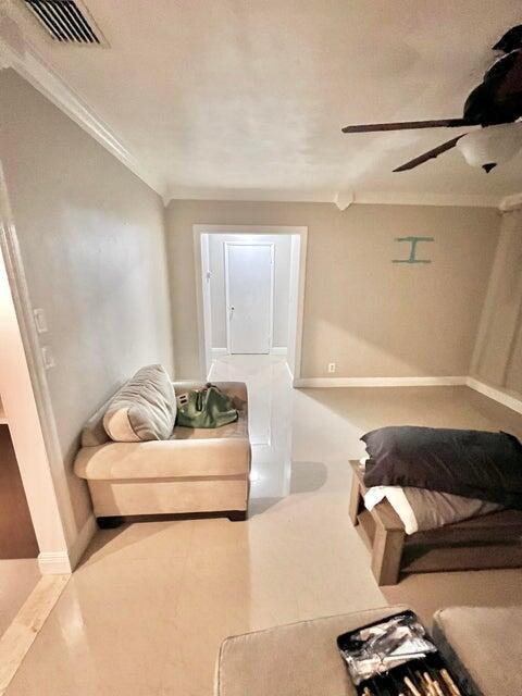 Foto del edificio - 340 W Blue Heron Blvd