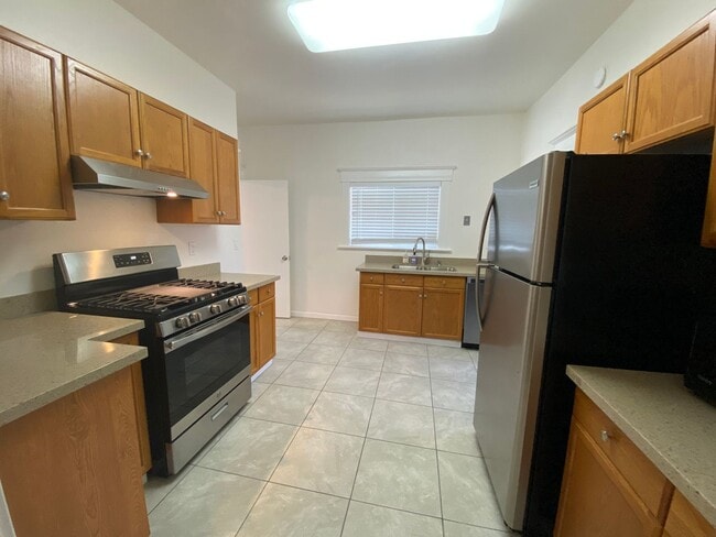 Building Photo - Gorgeous 2BR/1BA Home in Temescal, Great N Oakland Location