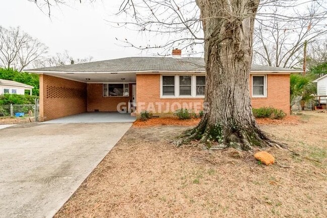 Building Photo - 2313 Westview Dr