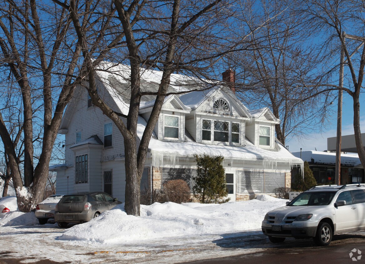 Foto principal - 463 Excelsior Blvd