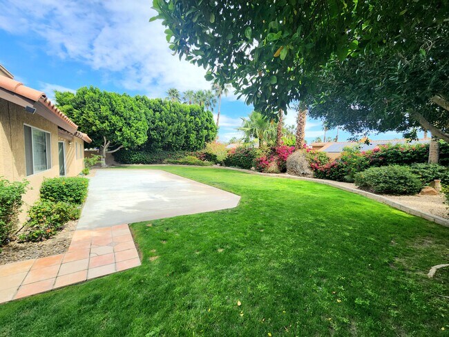 Foto del edificio - 39850 Regency Way