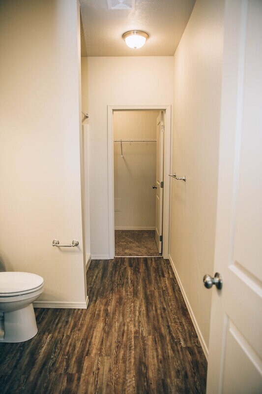 Foto del edificio - 318 S Marigold Ln