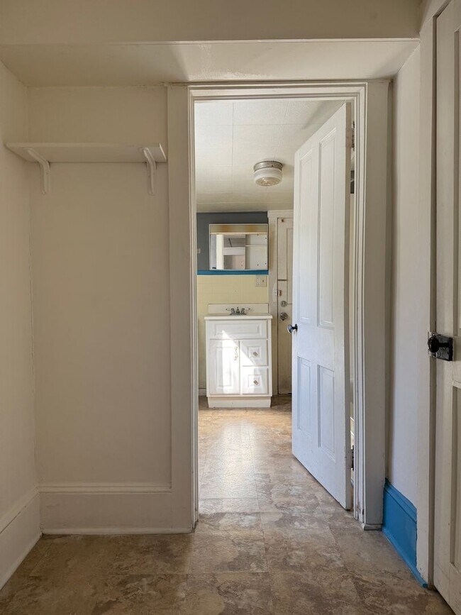 Foto del edificio - 317 W High St