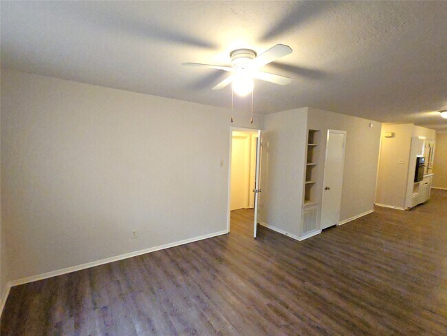 Foto del edificio - 5607 Grace Point Ln