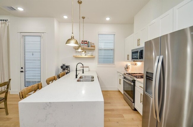 Building Photo - 9020 Wellspring Dr